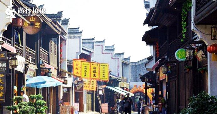 小区楼顶养鸽近百只，居民称都不敢开窗，在楼顶养鸽是否合法？游戏画面
